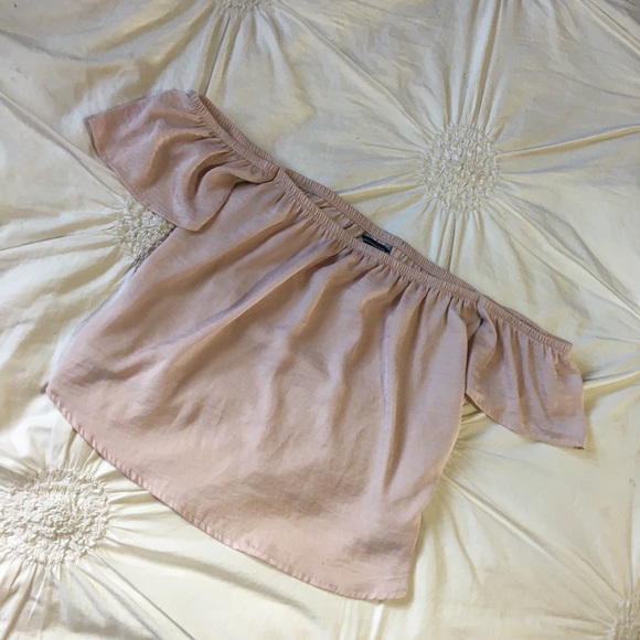 American Eagle Outfitters Tops - American eagle off the shoulder pink top xs💕